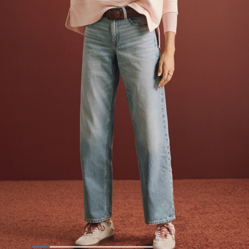 AE Strigid High-Waisted Stovepipe Jean- medium indigo 2L